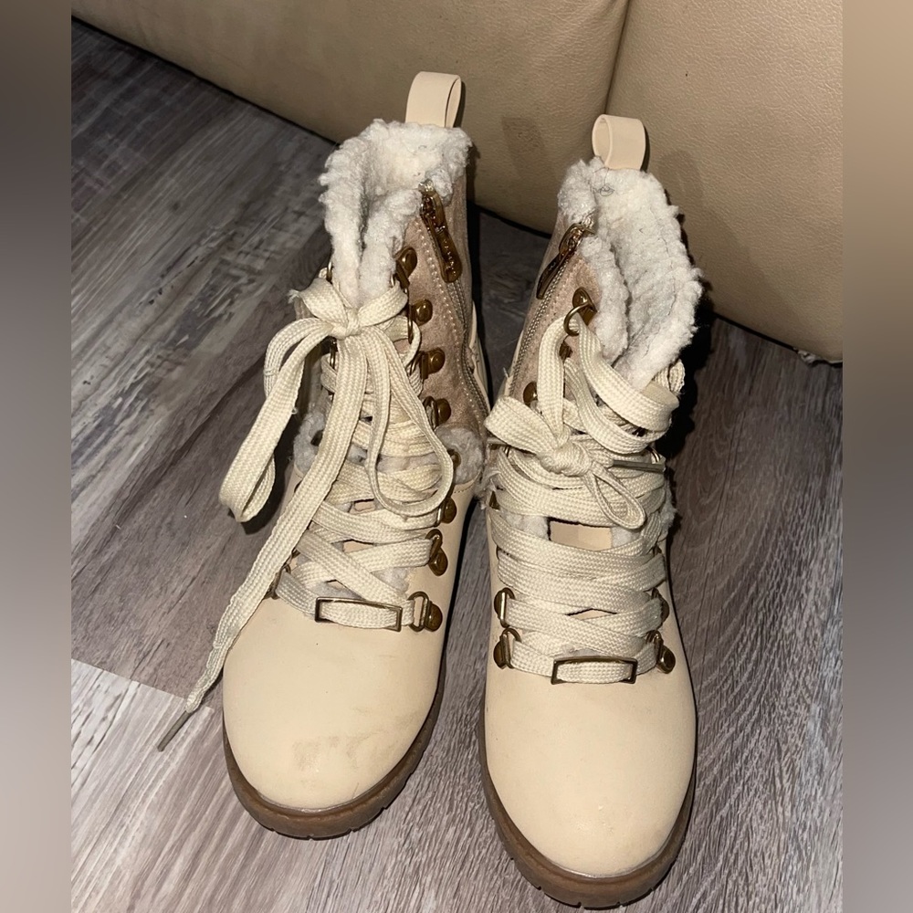 Tahari Girls Tan Boots -Size 1